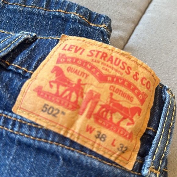 Men’s Levi’s 502 Jeans - Picture 3 of 3
